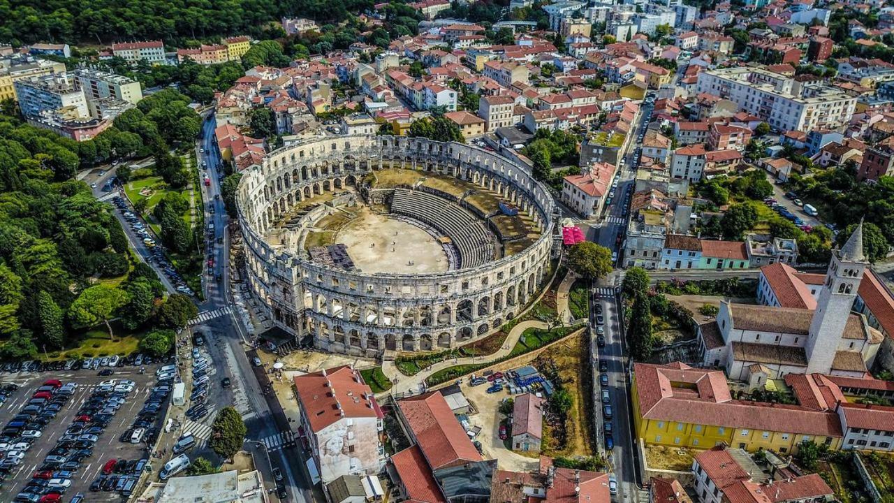 Colosseum View * Pula
